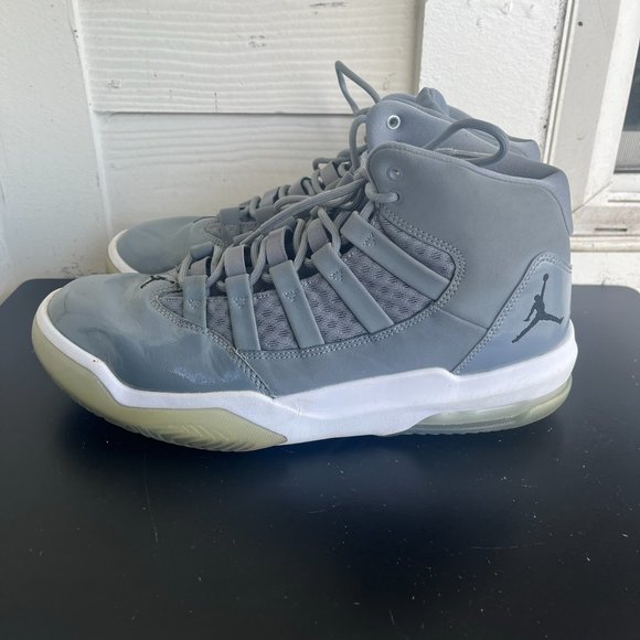 Jordan Men's Aura Cool Grey Shoes Sneakers Size 9.5 Style AQ9084-010 - Picture 8 of 14